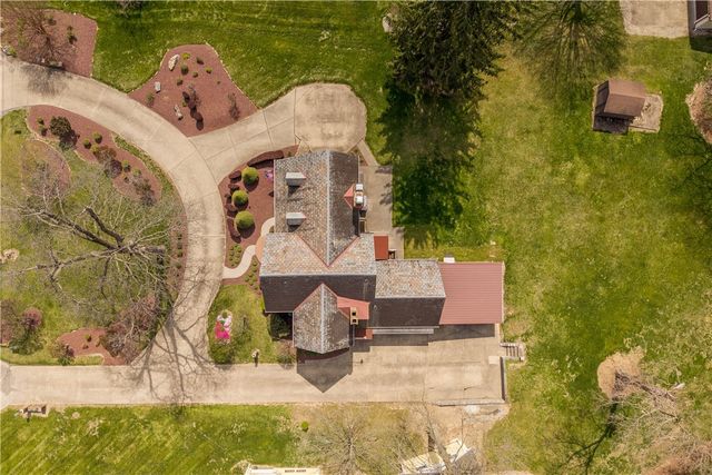 637 E McMurray Rd, Peters Twp, PA 15317