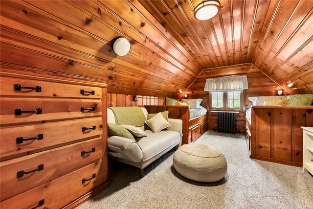 637 E McMurray Rd, Peters Twp, PA 15317