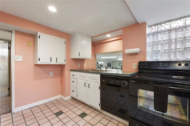 637 E McMurray Rd, Peters Twp, PA 15317