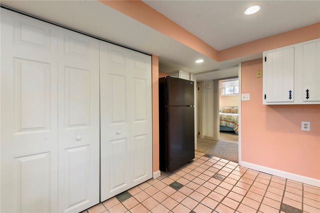 637 E McMurray Rd, Peters Twp, PA 15317