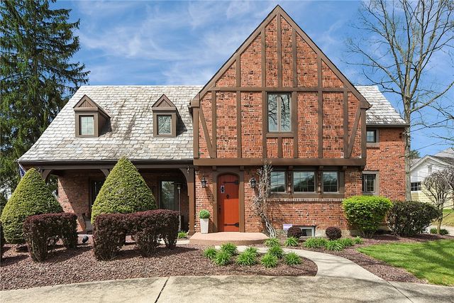 637 E McMurray Rd, Peters Twp, PA 15317