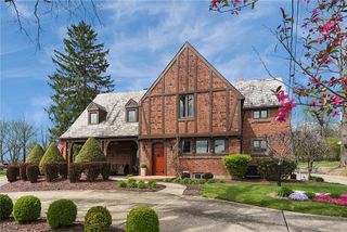 637 E McMurray Rd, Peters Twp, PA 15317