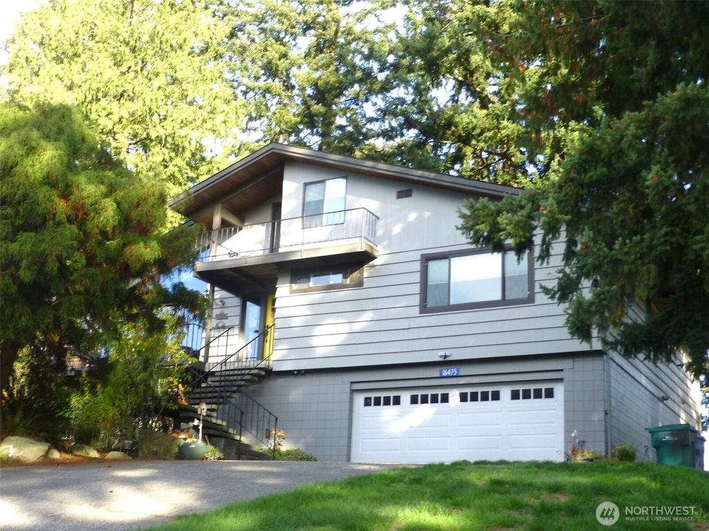 16475 Fairway Drive, Burlington, WA 98233