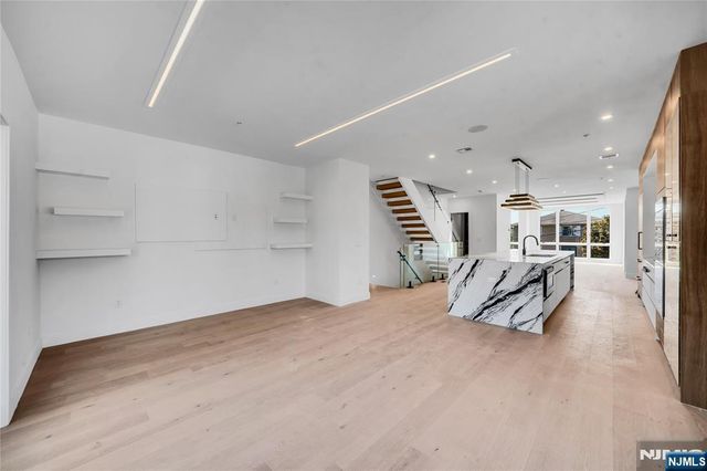 1524 11th Street, Fort Lee, NJ 07024