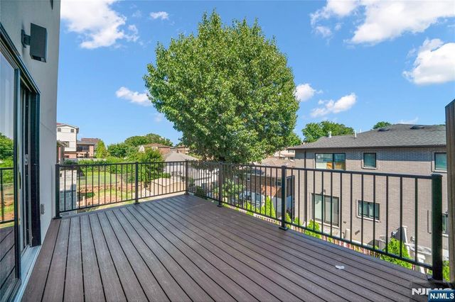 1524 11th Street, Fort Lee, NJ 07024