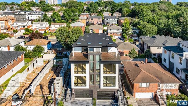 1524 11th Street, Fort Lee, NJ 07024