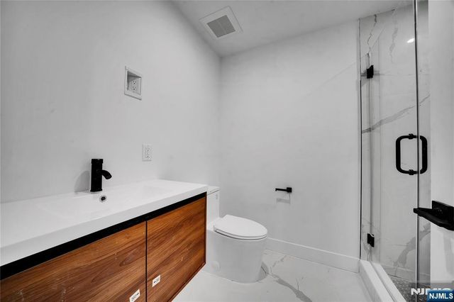1524 11th Street, Fort Lee, NJ 07024