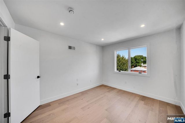 1524 11th Street, Fort Lee, NJ 07024