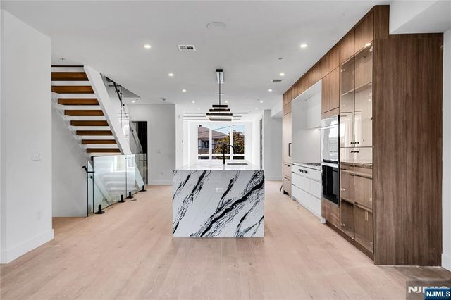 1524 11th Street, Fort Lee, NJ 07024