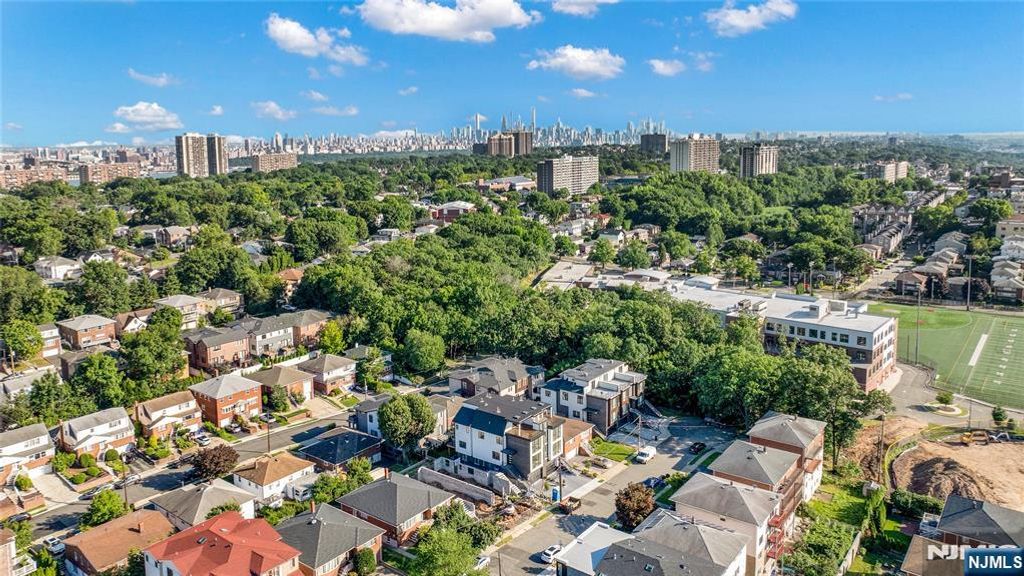 1524 11th Street, Fort Lee, NJ 07024