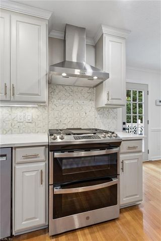 15 W Governor DR, Newport News, VA 23602