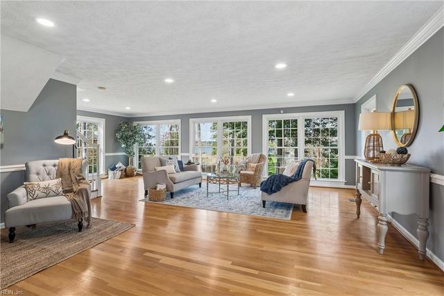 15 W Governor DR, Newport News, VA 23602