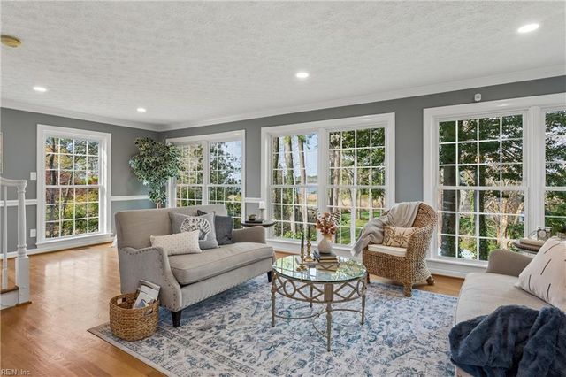 15 W Governor DR, Newport News, VA 23602