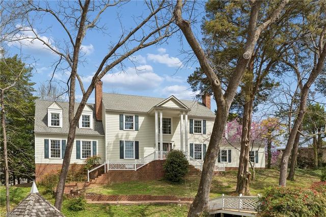 15 W Governor DR, Newport News, VA 23602