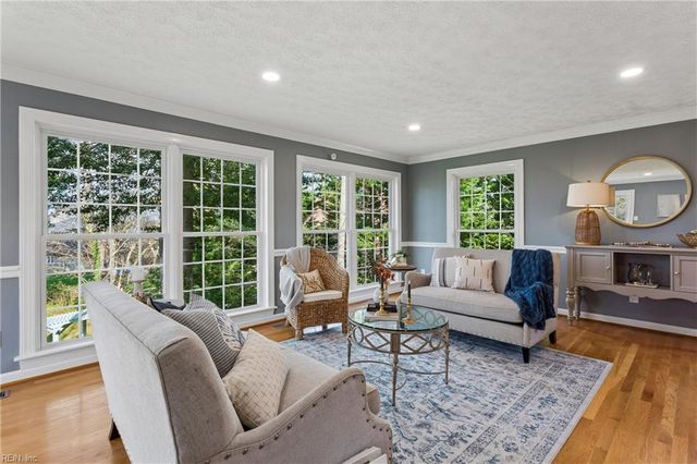 15 W Governor DR, Newport News, VA 23602