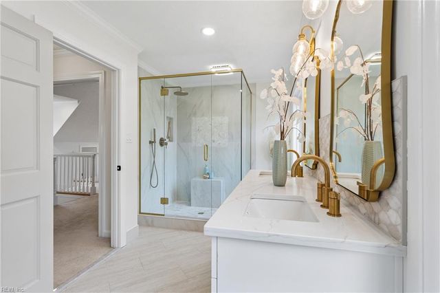 15 W Governor DR, Newport News, VA 23602