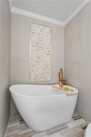 15 W Governor DR, Newport News, VA 23602