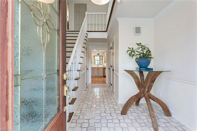 15 W Governor DR, Newport News, VA 23602