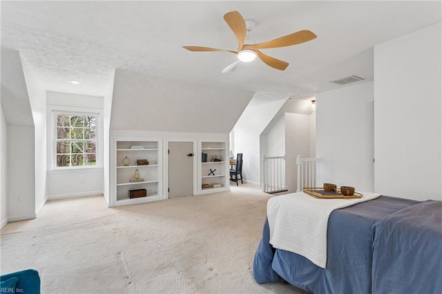 15 W Governor DR, Newport News, VA 23602