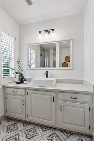 15 W Governor DR, Newport News, VA 23602