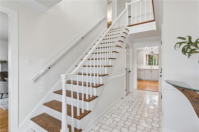 15 W Governor DR, Newport News, VA 23602