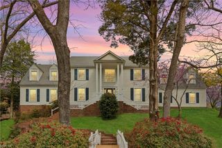 15 W Governor DR, Newport News, VA 23602