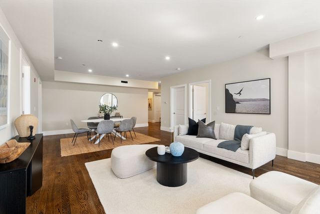 10 St George Street 406, Boston, MA 02118