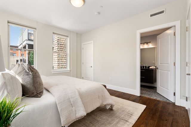 10 St George Street 406, Boston, MA 02118