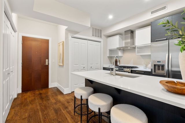 10 St George Street 406, Boston, MA 02118