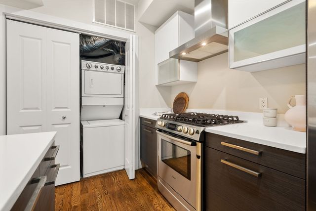 10 St George Street 406, Boston, MA 02118