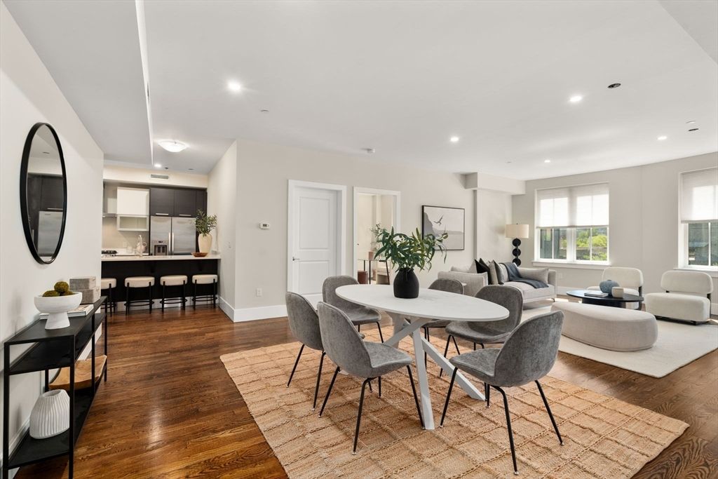 10 St George Street 406, Boston, MA 02118