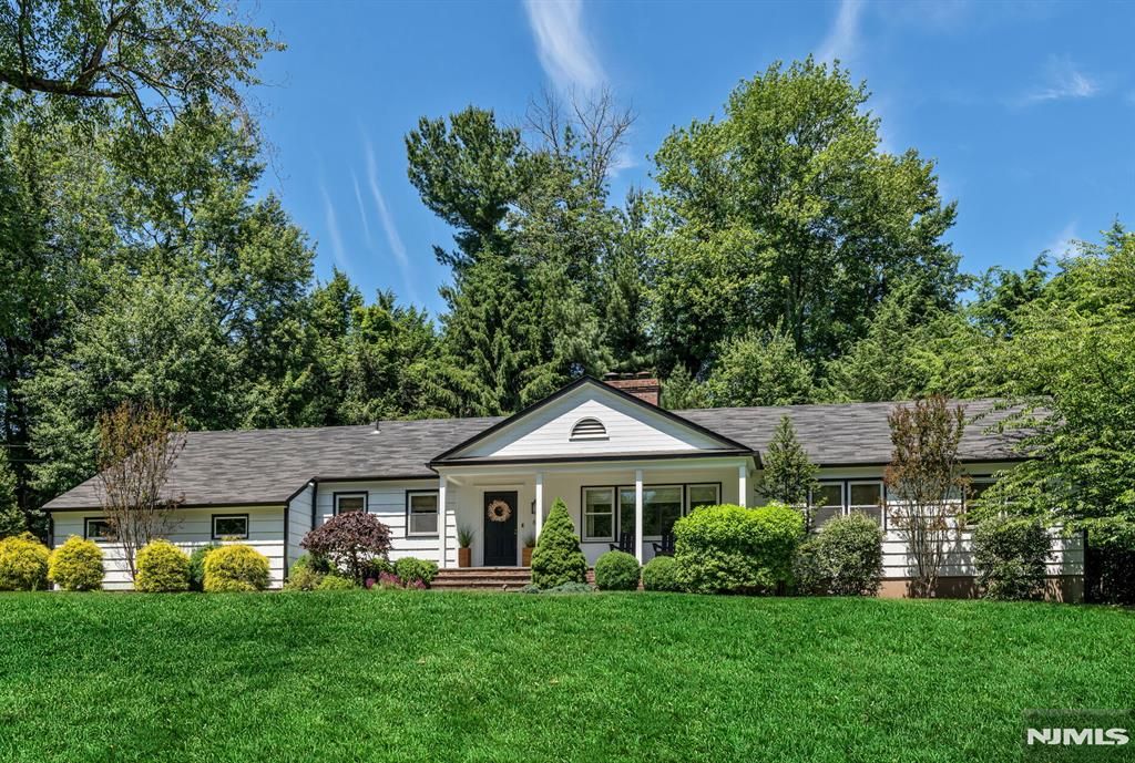 611 Wishing Well Road, Wyckoff, NJ 07481