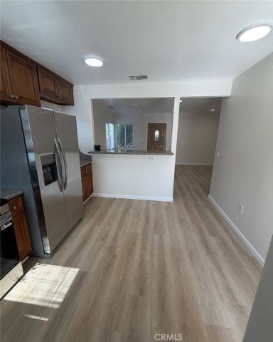 1038 Western Avenue B, Glendale, CA 91201