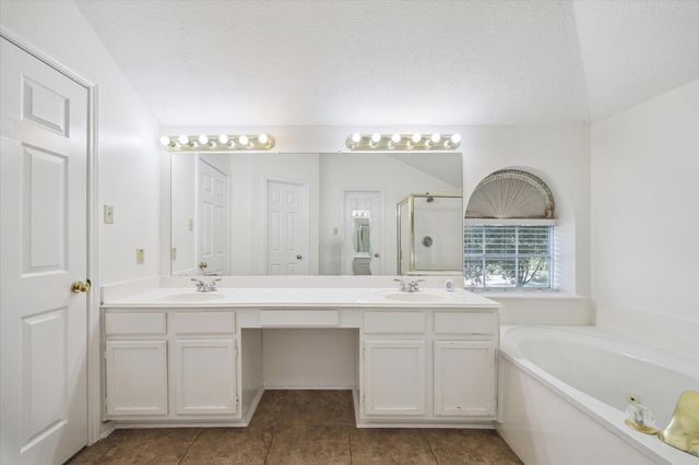 2915 Colonel Court Drive, Richmond, TX 77406