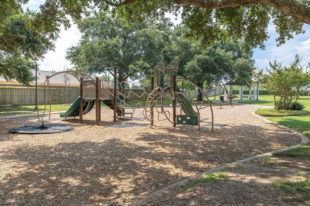 2915 Colonel Court Drive, Richmond, TX 77406