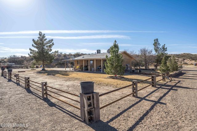 201 Squirrel Road, Las Cruces, NM 88007
