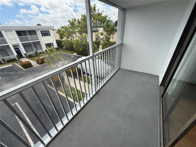 170 Cypress Club Dr 733, Pompano Beach, FL 33060