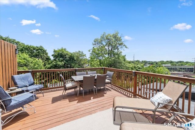 5 Hundley Court 2C, Stamford, CT 06902