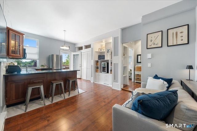 5 Hundley Court 2C, Stamford, CT 06902