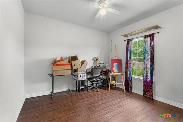 104 Avenue B, Moody, TX 76557