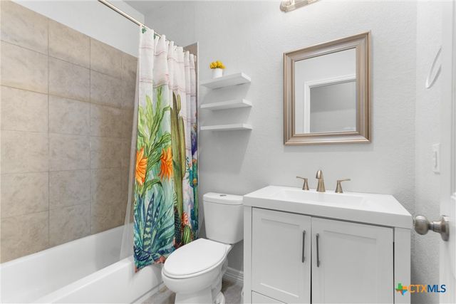 104 Avenue B, Moody, TX 76557