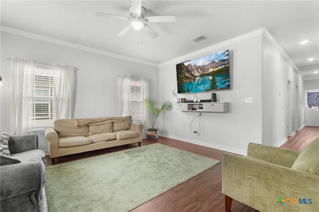 104 Avenue B, Moody, TX 76557