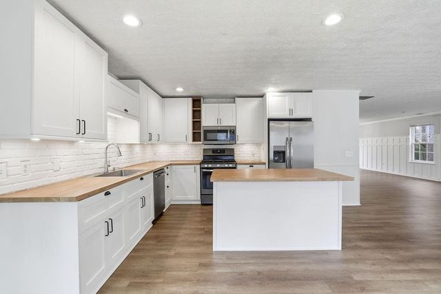 8515 River Hill Commons Drive, Ball Ground, GA 30107