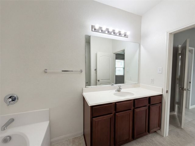 6020 Amber Cliff Lane, Fort Worth, TX 76179