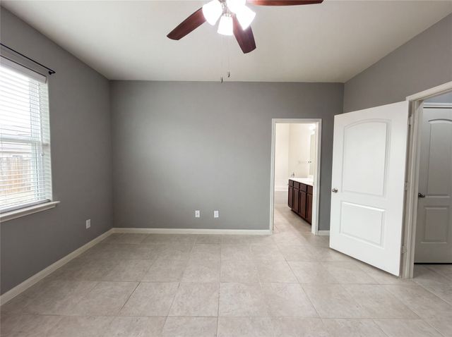 6020 Amber Cliff Lane, Fort Worth, TX 76179