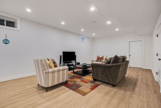 17 Sunrise Terrace, Needham, MA 02492