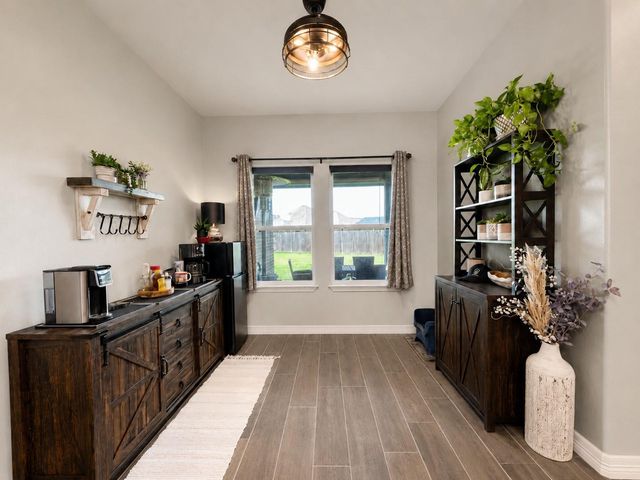 319 Yorktown Avenue, Clute, TX 77531