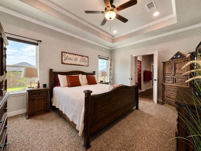 319 Yorktown Avenue, Clute, TX 77531