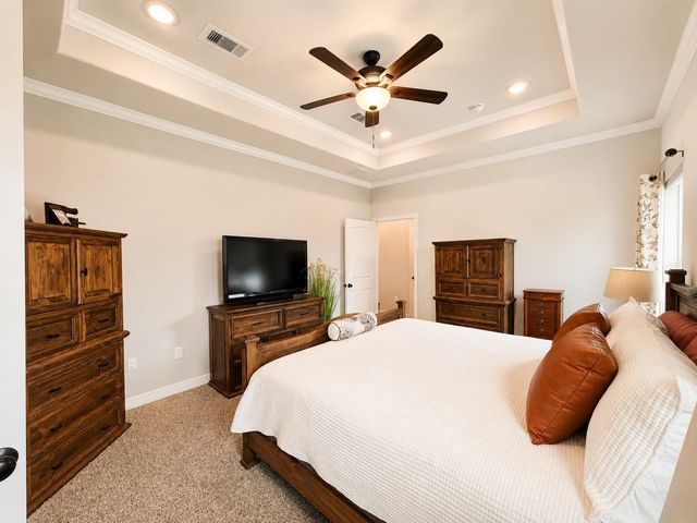 319 Yorktown Avenue, Clute, TX 77531