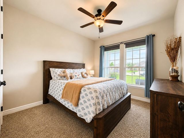 319 Yorktown Avenue, Clute, TX 77531